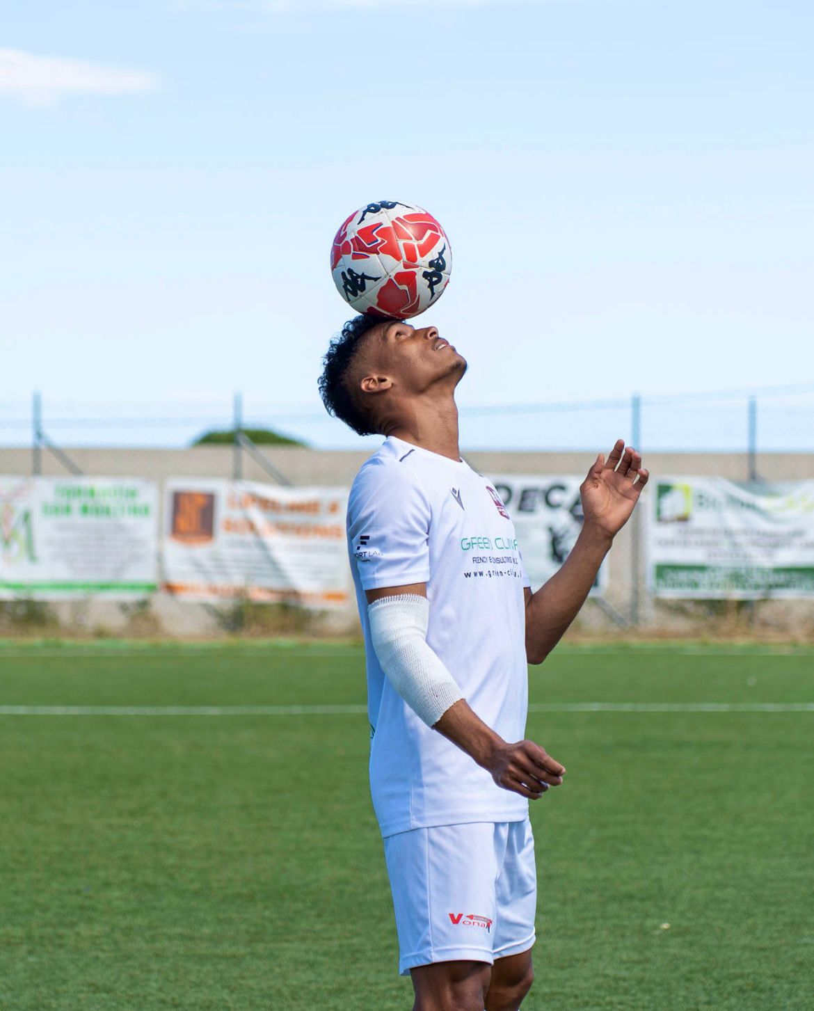 Pedrinho em campo profissional